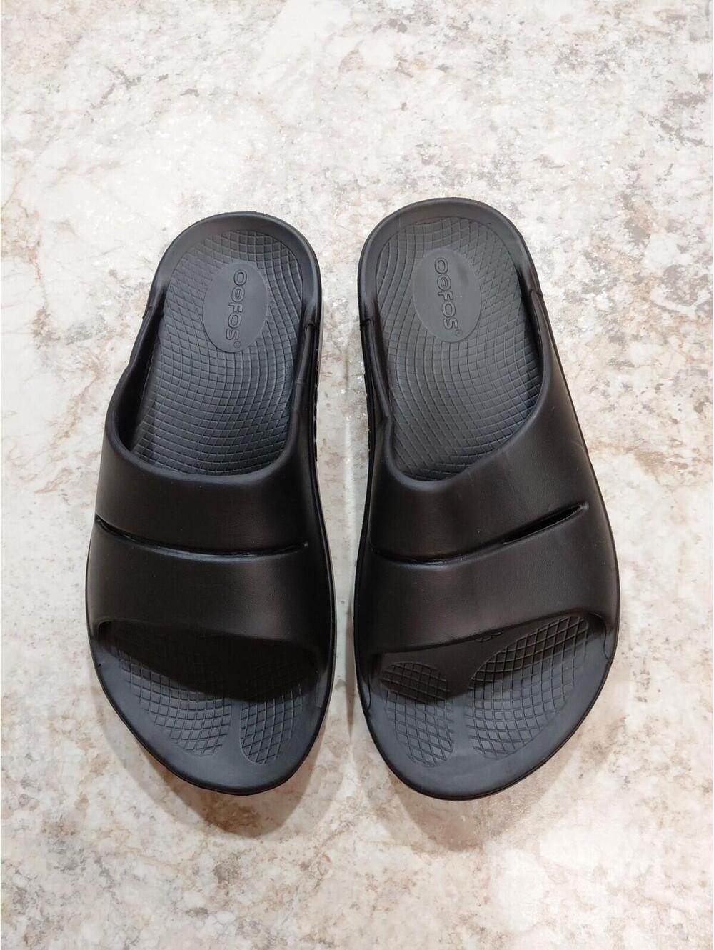 Oofos Ooahh Women’s Size 7 Men's 5 Recovery Sandals Black Likenew
